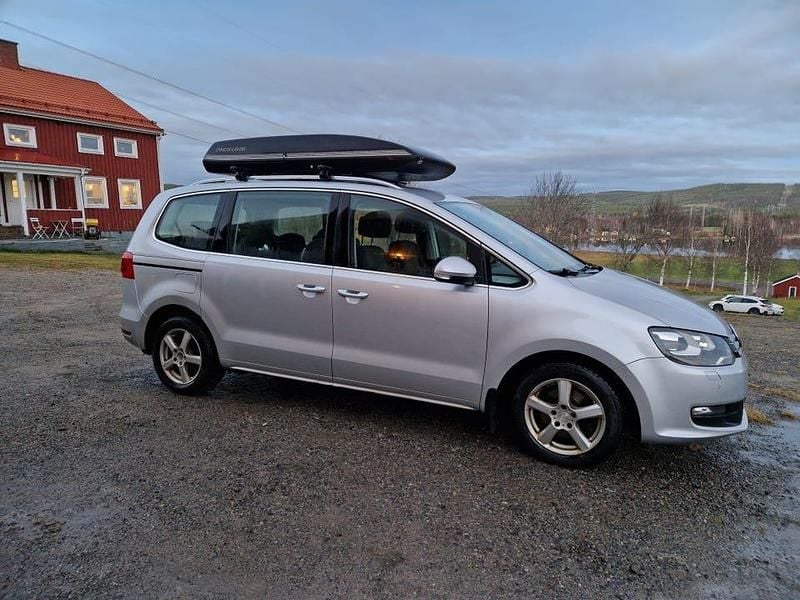 Begagnad VW Sharan 140 HK (102 kW) 2013 Minibuss