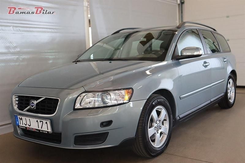 Blå Begagnad 2008 Volvo V50 Kinetic Kombi | 39 900 kr (Lite dyr) - Bild 1/4