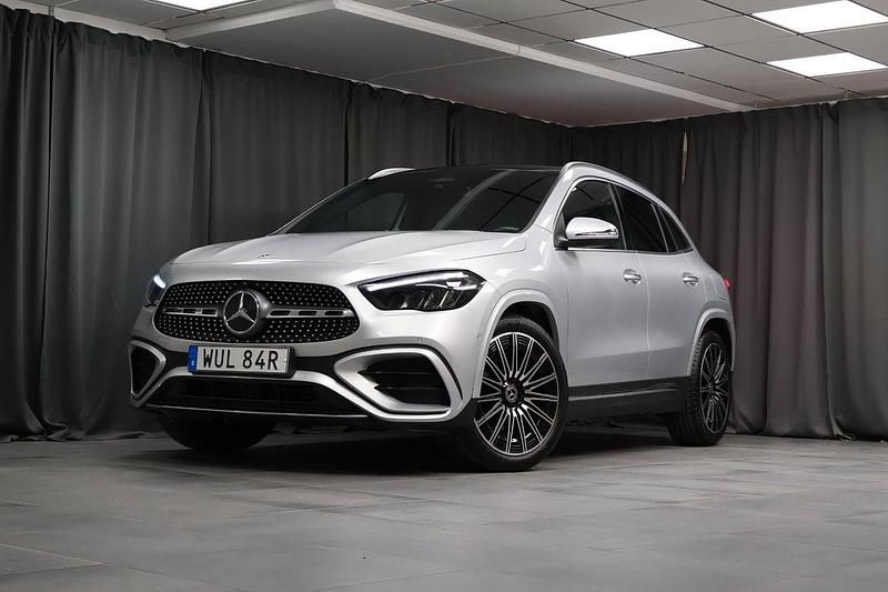 Silver Begagnad 2023 Mercedes GLA200 AMG SUV | 439 000 kr (Lite dyr) - Bild 1/4