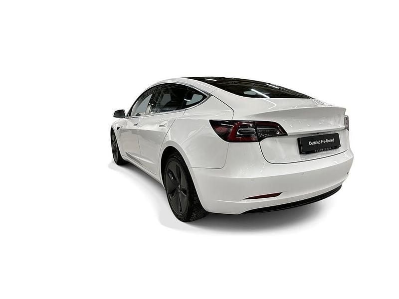 Begagnad Tesla Model 3 Standard Range Plus 239 kW (325 HK) 2020 Vit Sedan