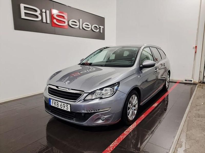 Grå Begagnad 2016 Peugeot 308 SW Active Kombi | 89 900 kr (Marknadspris) - Bild 1/4