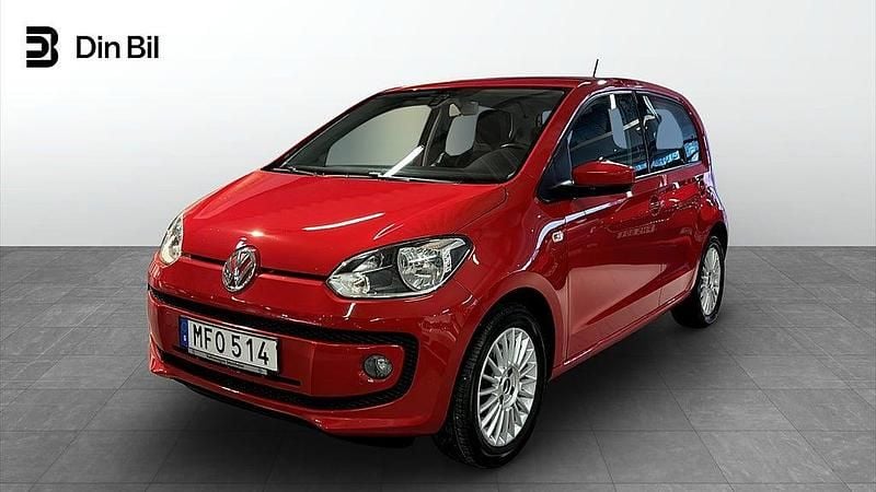 Tornado red Begagnad 2015 VW up! Highline Halvkombi | 89 900 kr (Marknadspris) - Bild 1/4