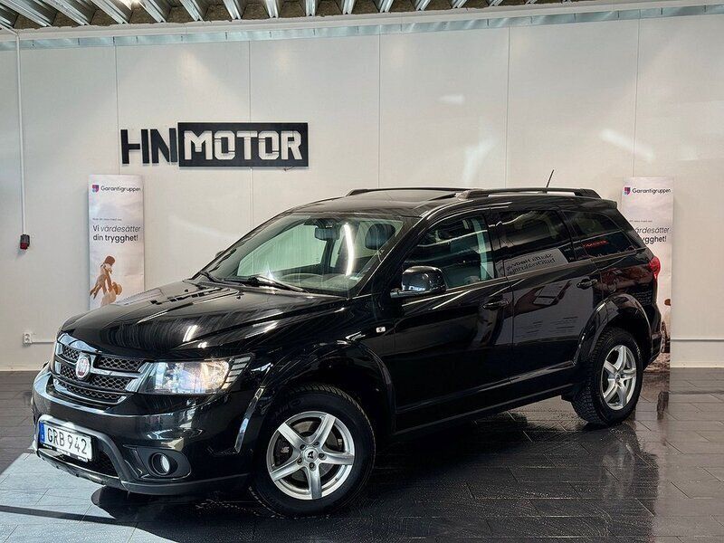 Svart Begagnad 2015 Fiat Freemont Sport SUV | 112 900 kr (Marknadspris) - Bild 1/4