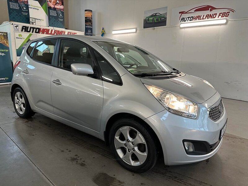 Silver Begagnad 2011 Kia Venga Comfort Halvkombi | 44 900 kr (Marknadspris) - Bild 1/4
