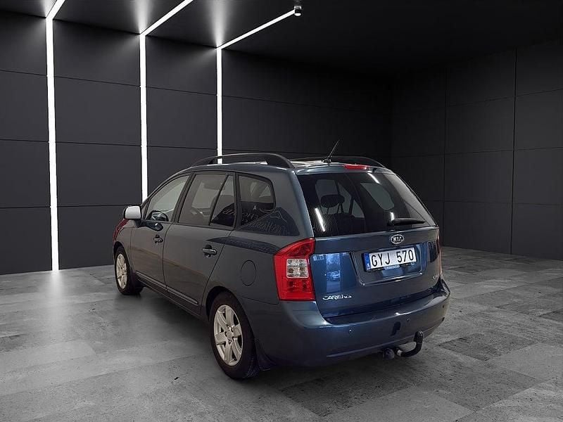 Begagnad Kia Carens 140 HK (102 kW) 2010 Blå Minibuss
