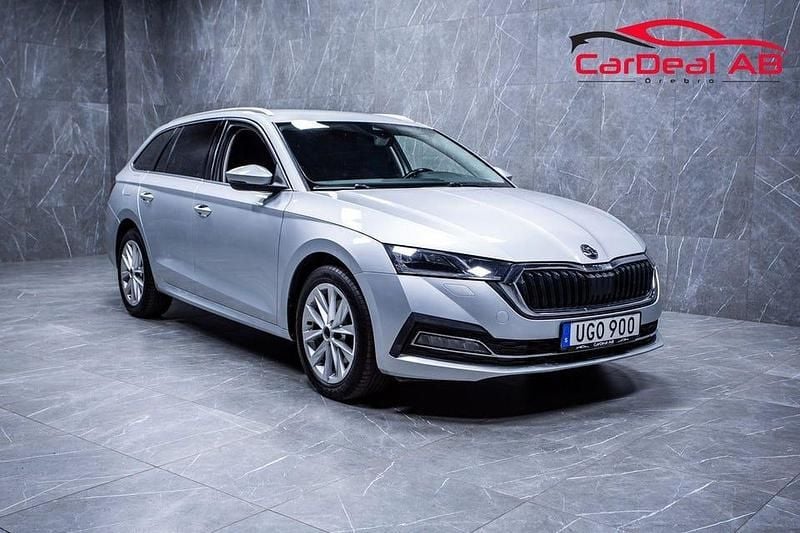 Grå Begagnad 2021 Skoda Octavia Style Kombi | 194 800 kr (Marknadspris) - Bild 1/4