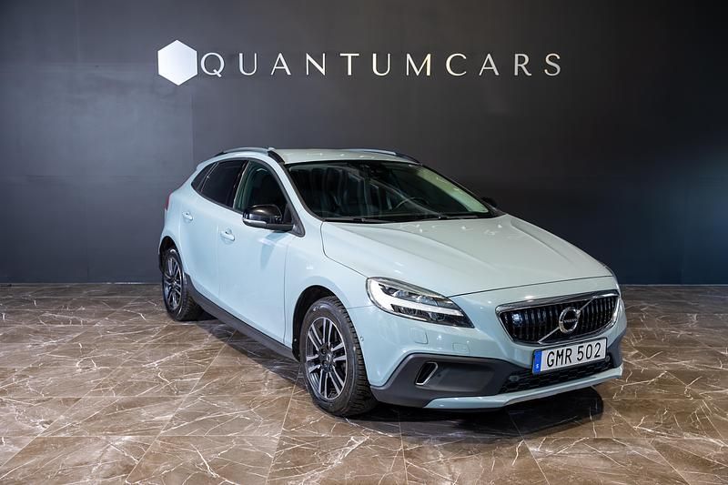 Begagnad Volvo V40 CC 2017 Blå Kombi