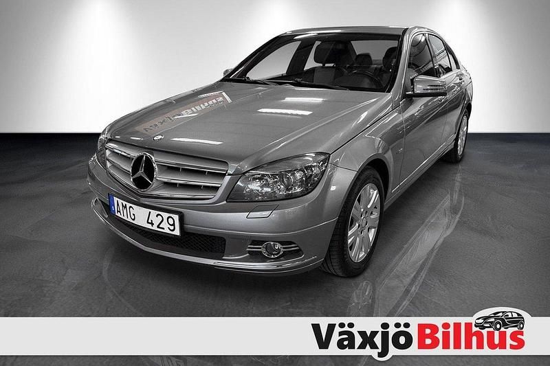 Grå Begagnad 2010 Mercedes C180 Avantgarde Sedan | 119 900 kr (Marknadspris) - Bild 1/4