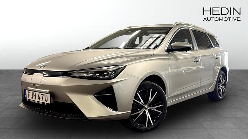 Grå (silver) Begagnad 2022 MG MG5 EV Luxury Kombi | 239 900 kr (Marknadspris) - Bild 1/4