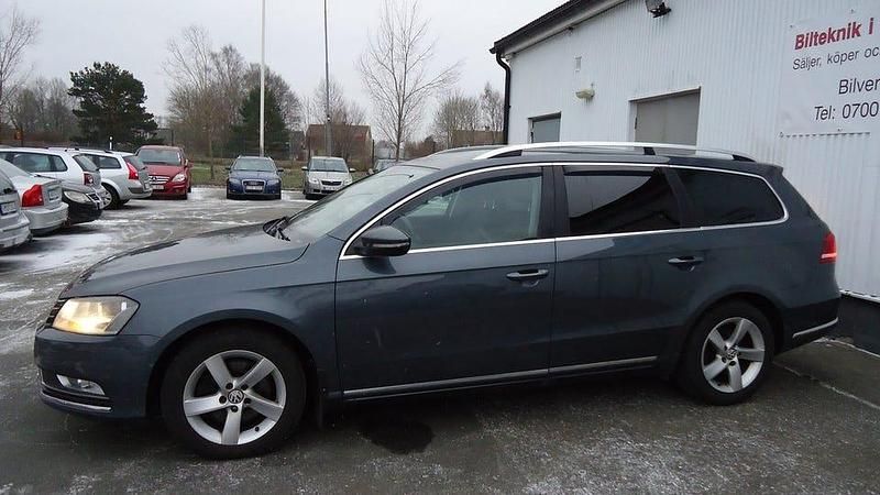 Begagnad VW Passat 140 HK (102 kW) 2011 Grå Kombi