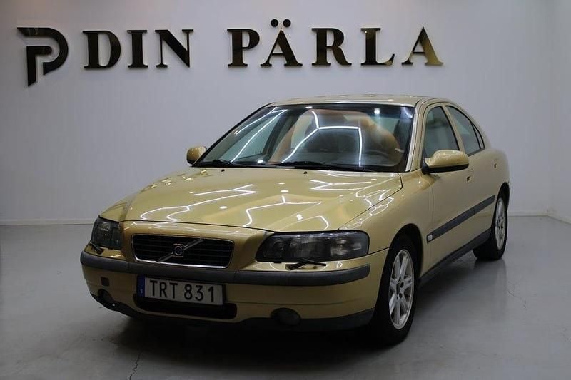 Begagnad Volvo S60 Business Edition 200 HK (147 kW) 2003 Gul Sedan
