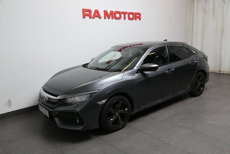 Begagnad Honda Civic Prestige 182 HK (133 kW) 2017 Polished metallic (grå) Halvkombi