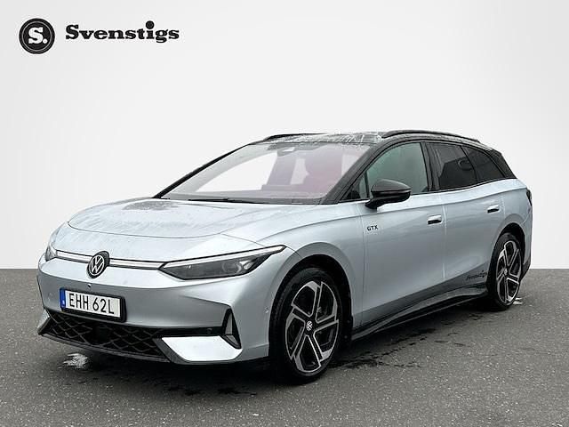 Silver Begagnad 2025 VW ID.7 GTX Sedan | 604 900 kr (Bra pris) - Bild 1/4