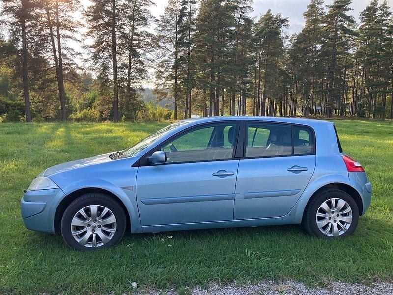 Blå Begagnad 2008 Renault Mégane III Halvkombi | 23 000 kr (Superpris) - Bild 1/4