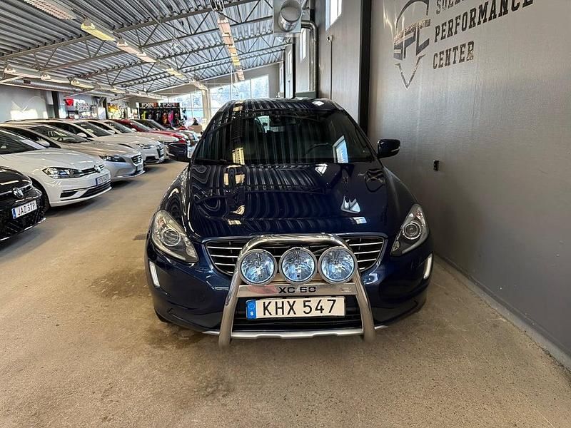 Begagnad Volvo XC60 Ocean Race 215 HK (158 kW) 2014 Blå SUV