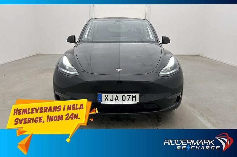 Begagnad Tesla Model Y Long Range AWD 378 kW (514 HK) 2022 Svart SUV