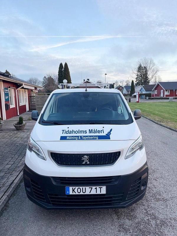 Vit Begagnad 2019 Peugeot Expert Van | 156 000 kr (Marknadspris) - Bild 1/3