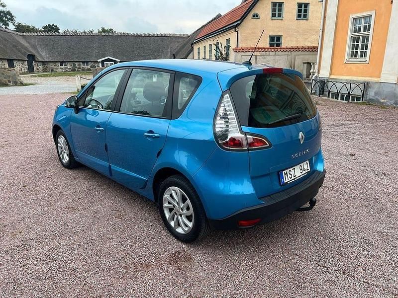 Begagnad Renault Scénic III 110 HK (80 kW) 2012 Mörkblå Minibuss