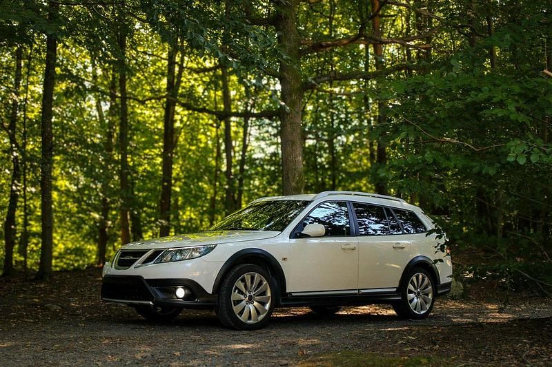 Vit Begagnad 2010 Saab 9-3X Kombi | 89 500 kr (Marknadspris) - Bild 1/4