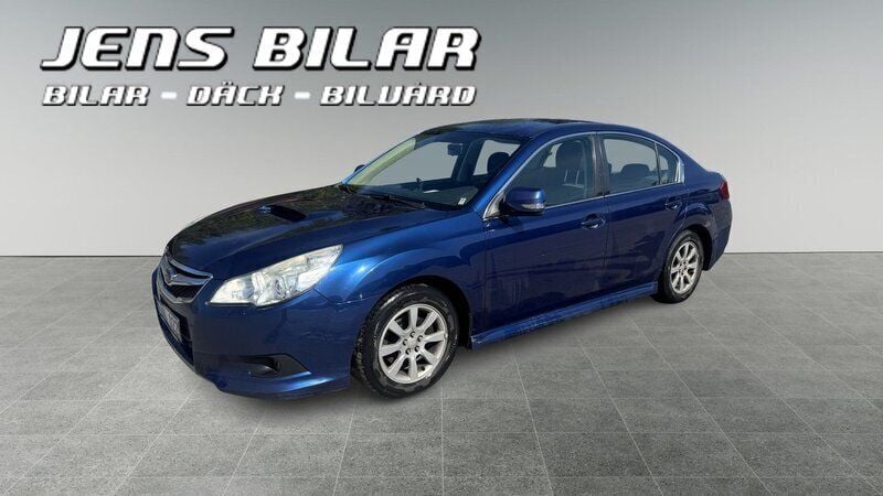 Mörkblå (blåmet) Begagnad 2010 Subaru Legacy Sedan | 59 000 kr (Dyr) - Bild 1/2
