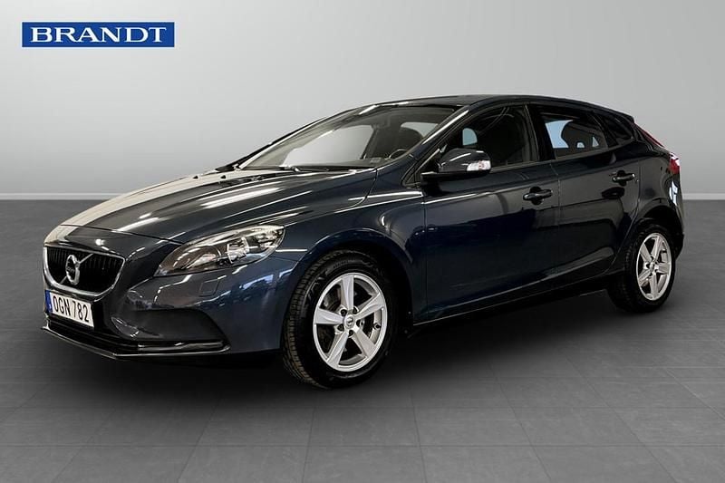 Blå Begagnad 2017 Volvo V40 Business Edition | 144 900 kr (Marknadspris) - Bild 1/4