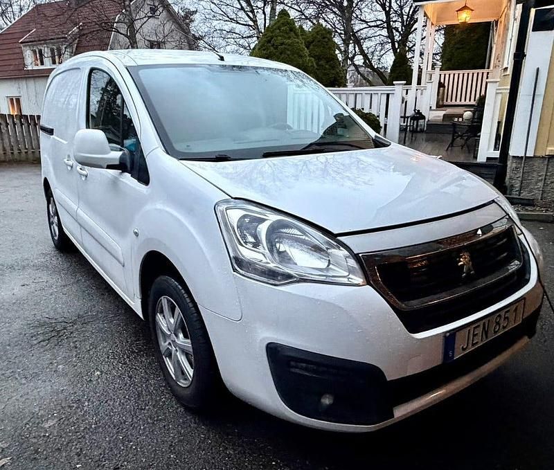 Begagnad 2016 Peugeot Partner Minibuss | 69 000 kr (Bra pris) - Bild 1/4