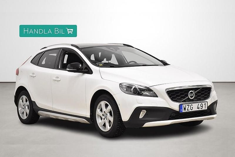 Begagnad Volvo V40 Summum 114 HK (83 kW) 2013 Vit Halvkombi