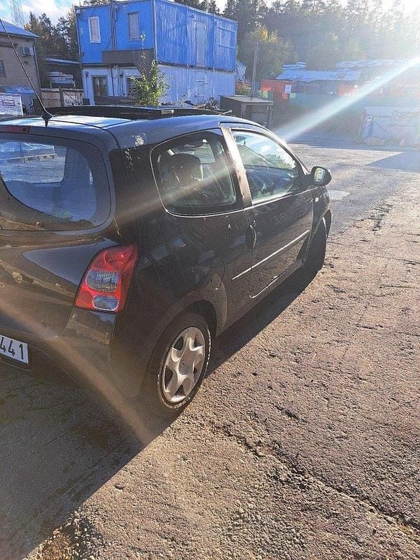Begagnad Renault Twingo 76 HK (55 kW) 2009 Svart Halvkombi