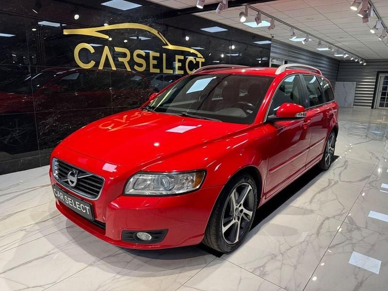 Röd Begagnad 2012 Volvo V50 Momentum Kombi | 79 800 kr (Dyr) - Bild 1/4