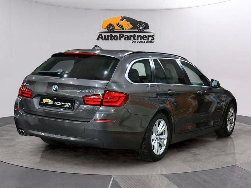 Begagnad BMW 525 218 HK (160 kW) 2012 Brun Kombi