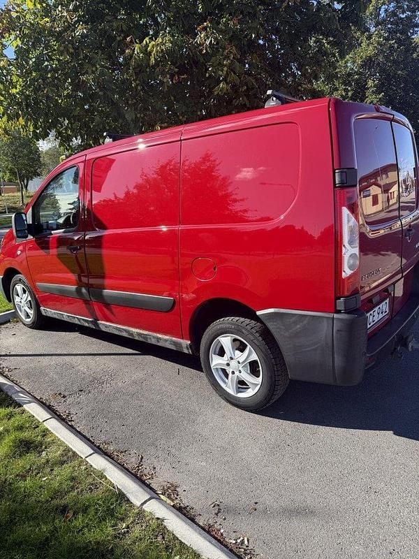 Röd Begagnad 2016 Peugeot Expert Van | 50 000 kr (Superpris) - Bild 1/4