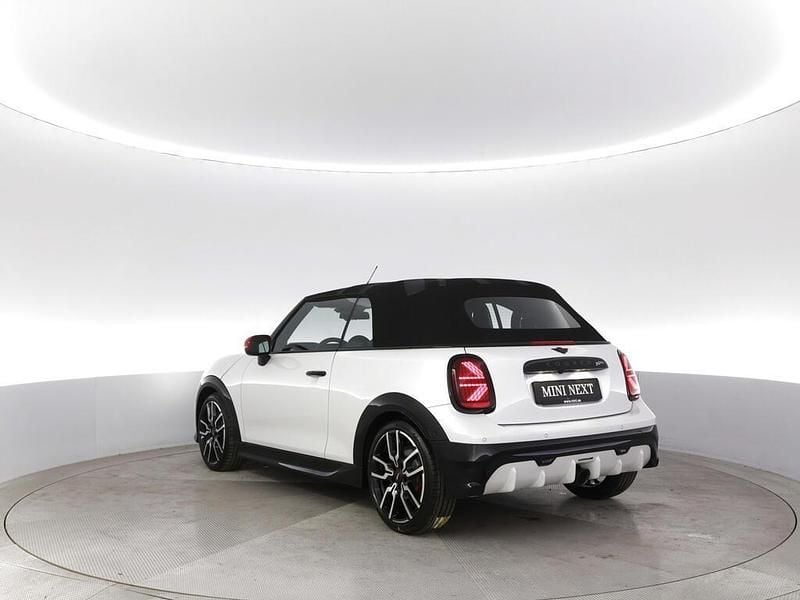 Begagnad Mini John Cooper Works 2025 Vit Halvkombi