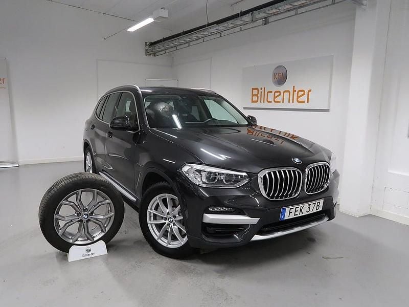 Grå Begagnad 2020 BMW X3 SUV | 329 900 kr (Bra pris) - Bild 1/3