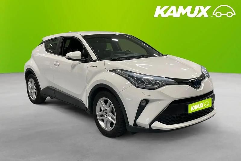 Vit Begagnad 2021 Toyota C-HR Active SUV | 177 800 kr (Marknadspris) - Bild 1/4