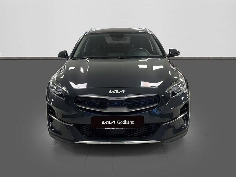 Begagnad Kia XCeed Advance 105 HK (77 kW) 2022 /h8g/ penta metal m SUV