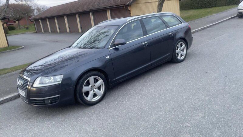 Grå Begagnad 2006 Audi A6 Kombi | 29 000 kr (Marknadspris) - Bild 1/4