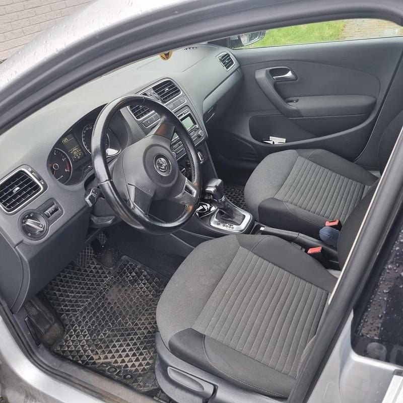 Begagnad VW Polo 90 HK (66 kW) 2010 Halvkombi