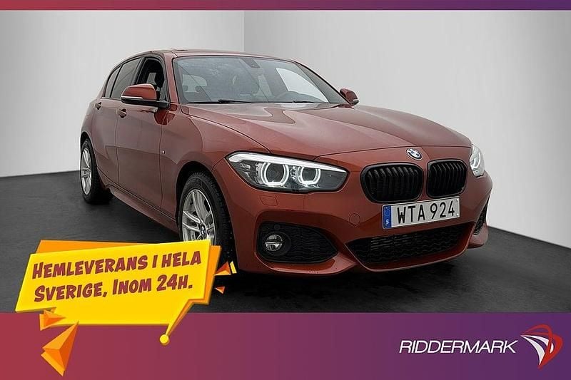 Orange Begagnad 2018 BMW 118 M Sport Halvkombi | 179 800 kr (Marknadspris) - Bild 1/3