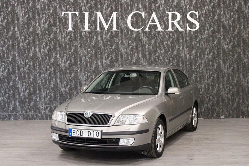 Ljusbrun (brun) Begagnad 2008 Skoda Octavia Halvkombi | 39 999 kr - Bild 1/4