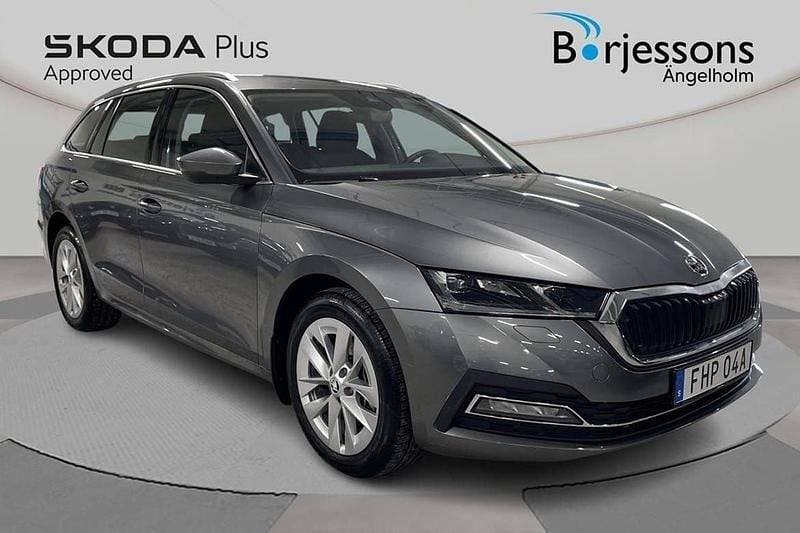Grå Begagnad 2024 Skoda Octavia Style Kombi | 349 000 kr (Marknadspris) - Bild 1/4