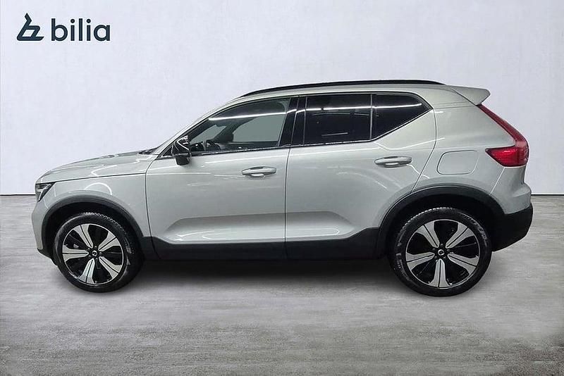 Begagnad Volvo XC40 Core 185 kW (252 HK) 2022 Silver SUV