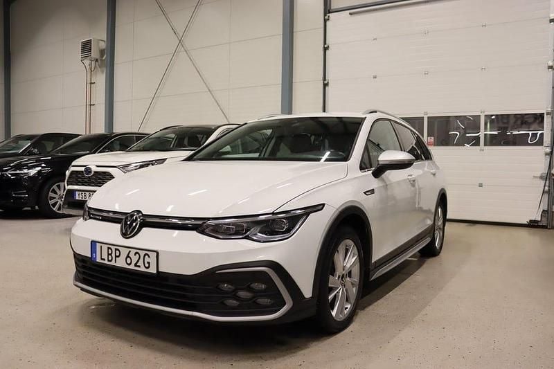 Begagnad VW Golf Alltrack 190 HK (139 kW) 2022 Vit Kombi