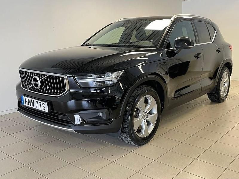 Svart Begagnad 2021 Volvo XC40 Inscription SUV | 239 000 kr (Superpris) - Bild 1/4
