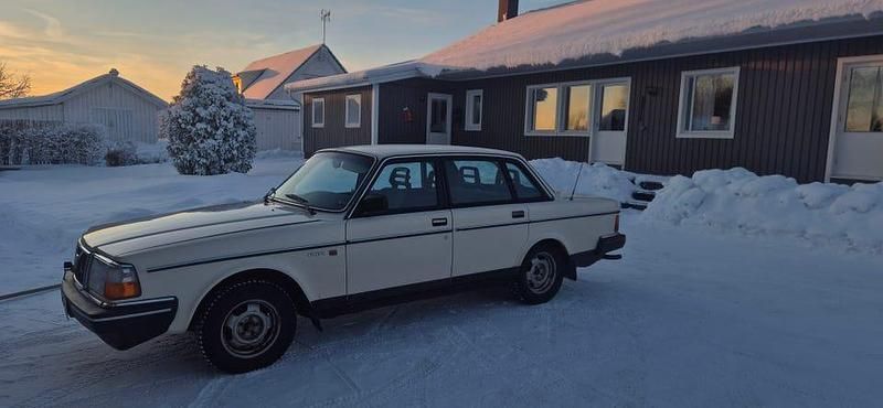 Begagnad Volvo 240 115 HK (84 kW) 1988