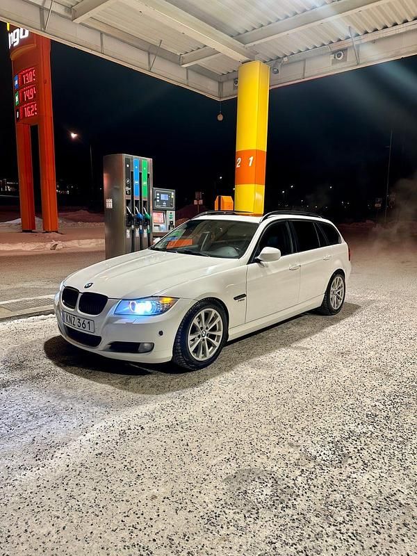 Begagnad 2010 BMW 320 | 54 900 kr (Dyr) - Bild 1/4