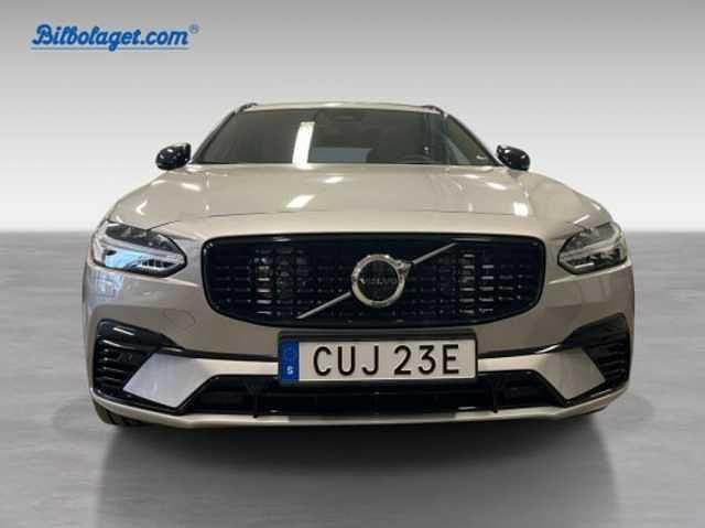 Begagnad Volvo V90 Ultimate 355 HK (261 kW) 2024 Silver Kombi