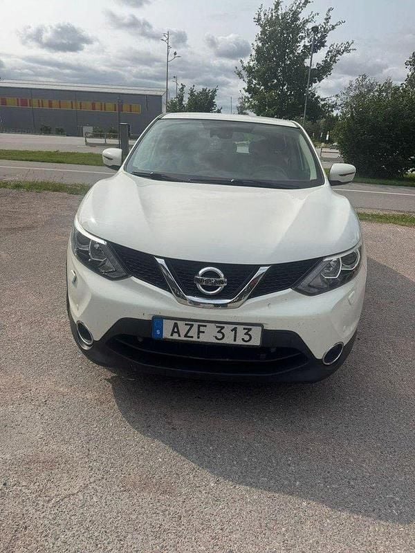 Vit Begagnad 2016 Nissan Qashqai SUV | 110 000 kr (Marknadspris) - Bild 1/3