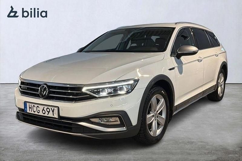 Vit Begagnad 2021 VW Passat Alltrack Kombi | 329 000 kr (Marknadspris) - Bild 1/3