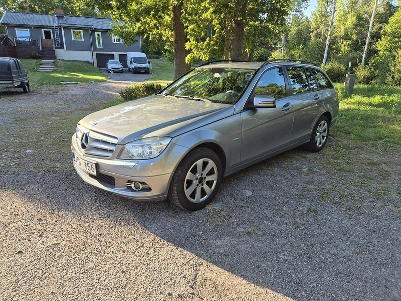 Grå Begagnad 2009 Mercedes C180 Classic Kombi | 59 000 kr (Bra pris) - Bild 1/4