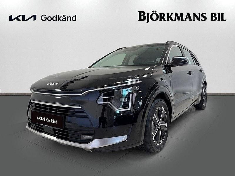 Svart Begagnad 2022 Kia Niro SUV | 299 900 kr (Superpris) - Bild 1/4